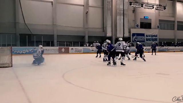 За стеклом у борта. Ямал забивал, Салават проиграл. смотреть онлайн