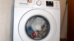 Live: washing in Samsung WF80F5E0W4W