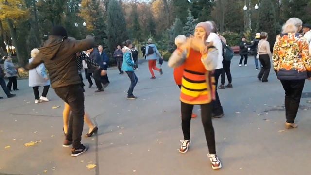 Потому что я люблю тебя!!!??Танцы в парке Горького!!!??Харьков 2021 смотреть онлайн