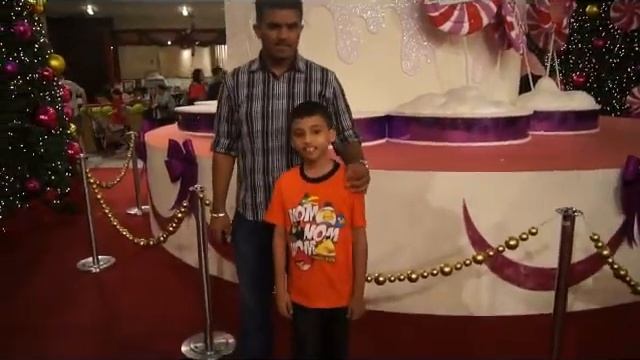 FARHAN,FARIS & FAJRI AT KL PAVILION ON 20-12-2011 .. ( SONY SLT A35 ) смотреть онлайн