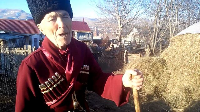 НЕ ПОВЕРИТЕ! 94 ГОДА, НО АДЕМЕЙ КАППУШЕВ ДЕРЖИТ СКОТ, САЖАЕТ ОГОРОД, КОСИТ СЕНО, ПОЁТ! ЮЙЮР-ЭР-АТА! смотреть онлайн