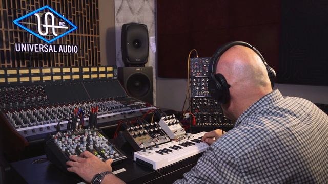 Moog semi-modular synthesizers meets Universal Audio UAFX (DFAM, Subharmonicon, Mother 32 live jam) смотреть онлайн