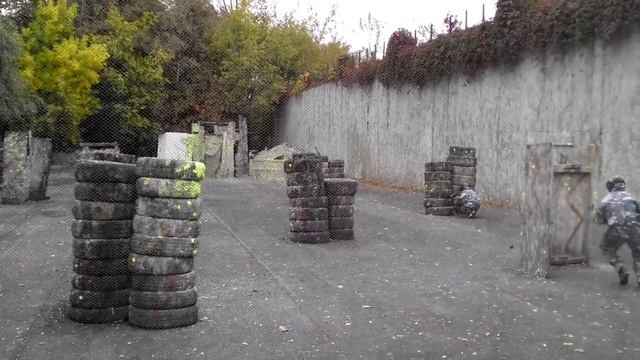 Пейнтбол Захват крепости Синими с гранатой. смотреть онлайн