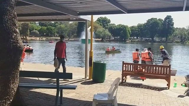 Zoo Lake in Johannesburg смотреть онлайн