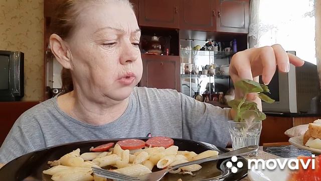 #Mukbang Tatyana eats #макароны #колбаса #помидорымаринованные #food #mukbang смотреть онлайн