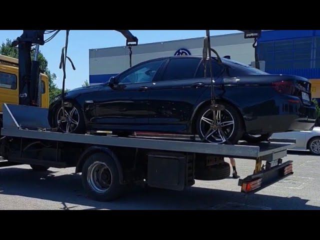 Эвакуация "БМВ" с инвалидного места у гипермаркета лента. (20.06.2023) смотреть онлайн