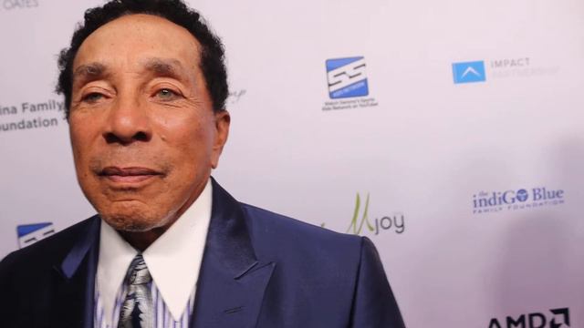 Smokey Robinson Shares Thoughts on Aretha Franklin Biopic 'Respect' смотреть онлайн