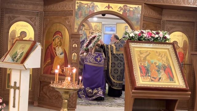 Всенощное бдение с чином выноса Креста Господня смотреть онлайн