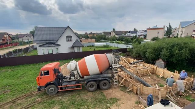 Баня из блока день 5 (заливка фундамента) смотреть онлайн