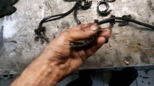 снял прокладку клапанной крышки с машины, где давление масла =0