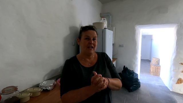 Its olive harvest time again at the cave house (Ep 153) смотреть онлайн