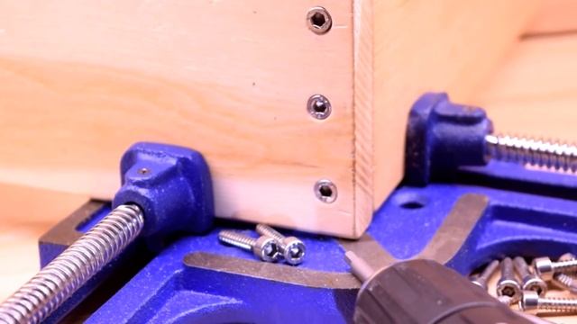 Новое слово в мебельном крепеже. Саморезы с внутренним шестигранником смотреть онлайн