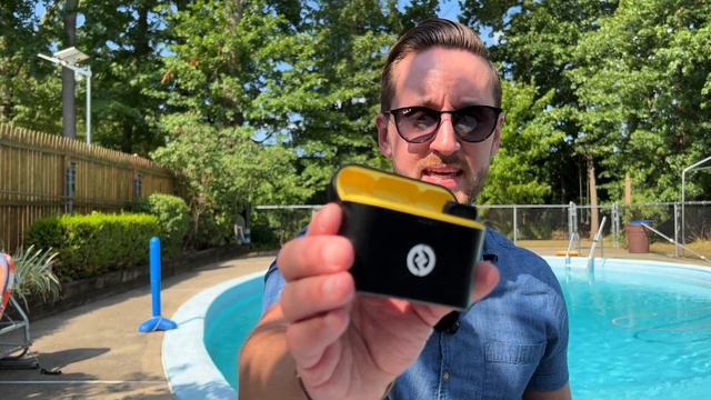 Hollyland Lark M1 Wireless Lavalier Microphone POOLSIDE Sound & Range Test! | Raymond Strazdas смотреть онлайн