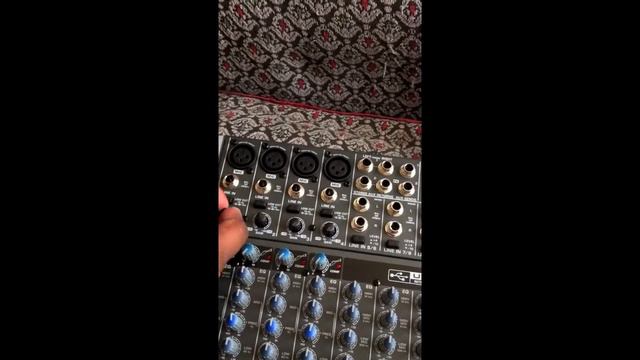 Unboxing Xenyx X1622USB смотреть онлайн