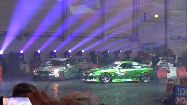 NISSAN S14 200SX / 240SX LADY LOSES BUMPER @ DRIFT смотреть онлайн