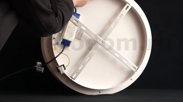 Светильник потолочный Arte Lamp A6245PL-1WH смотреть онлайн