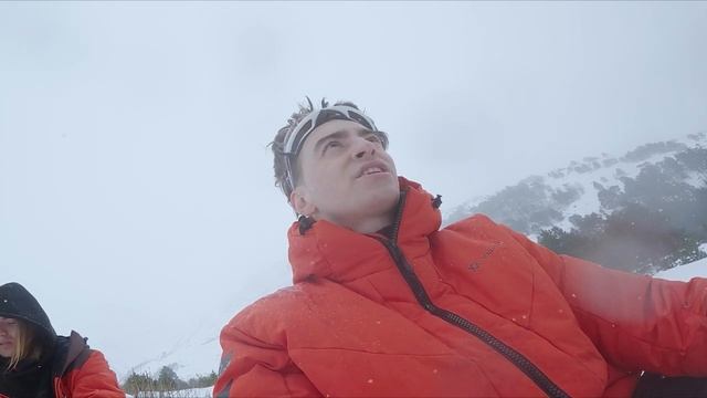 ОСТАЛИСЬ НАВСЕГДА В СНЕЖНЫХ ГОРАХ!__день 1__.mp4 смотреть онлайн