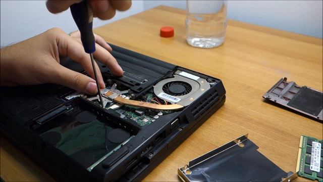 How to - Lenovo ThinkPad L420 repair, upgrade and update to Windows 10 смотреть онлайн