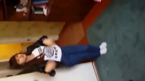 таджичка научила русскую девушку таджикские танцы