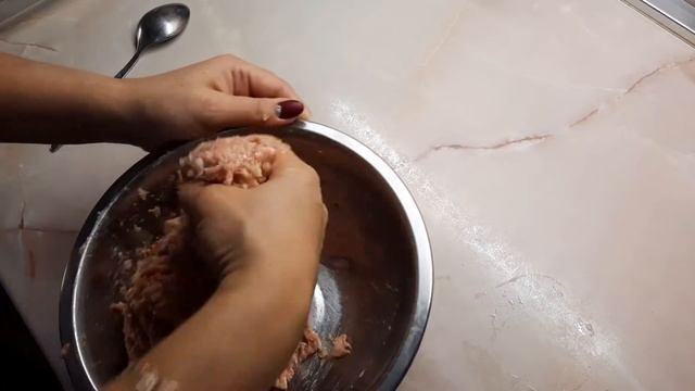 НЕЖНЕЙШИЕ КОТЛЕТКИ)) готовятся легко и просто смотреть онлайн