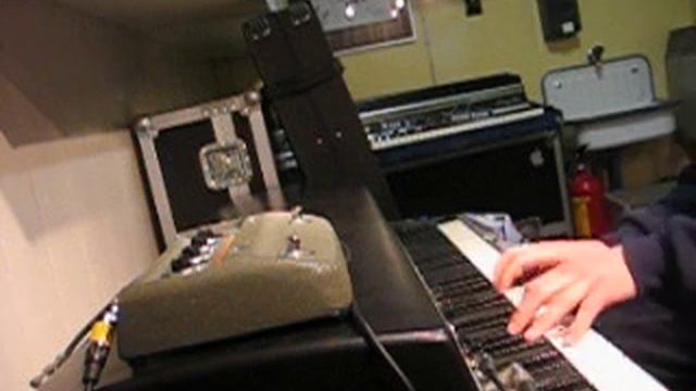Boss Chorus Ensemble CE-1 Fender Rhodes Suitcase смотреть онлайн