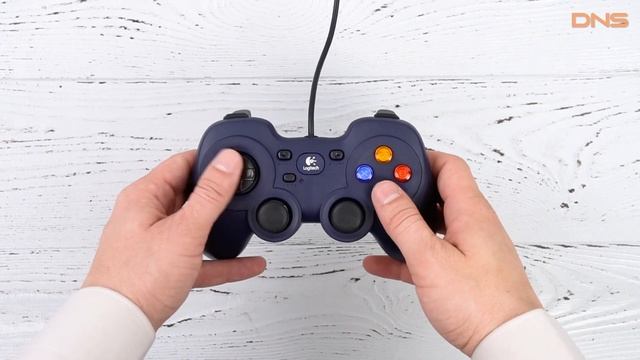 Распаковка Logitech F310 Gamepad (940-000135) / Unboxing Logitech F310 Gamepad (940-000135) смотреть онлайн
