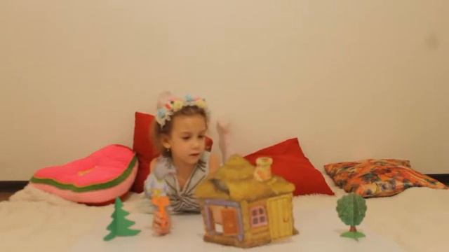 Алиса играет куклами спектакль Волк и семеро козлят Развивающее видео для детей смотреть онлайн