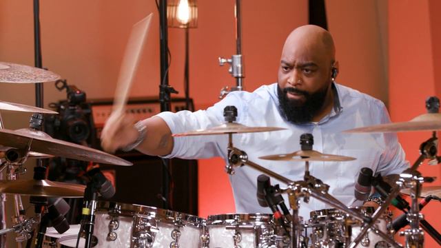Calvin Rodgers Plays “Crazy ‘bout U” by the Valeriy Stepanov Fusion Project смотреть онлайн