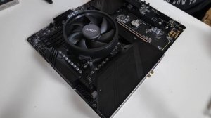 How To Install AMD Ryzen AM5 Stock Cooler Wraith Stealth Prism RGB