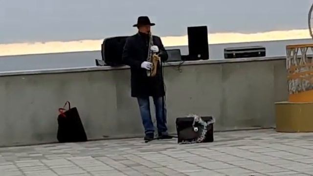 Алушта.Декабрь 2022г.Море,чайки,пальмы,саксофон...Сердце радуется!Душа поёт!Спасибо ,саксофонист! смотреть онлайн