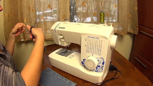Распаковка швейной машинки Brother Аrtwork 37 A смотреть онлайн