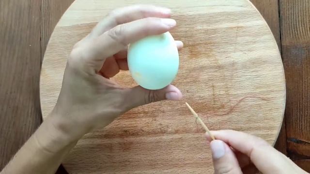 Красиво нарезаем вареные яйца ниткой - украшение из продуктов. смотреть онлайн