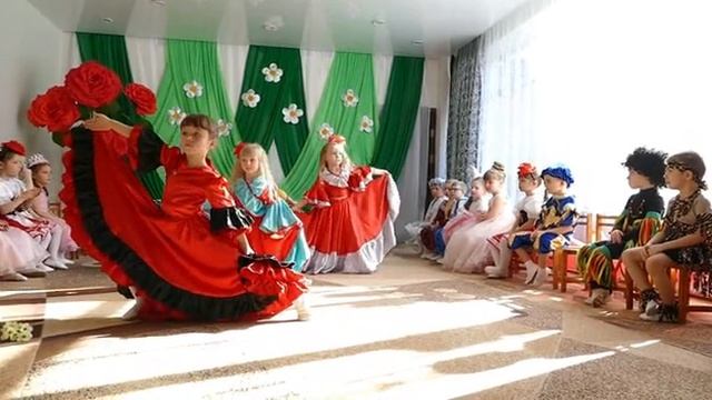 Весенний утренник. Цыганский танец. смотреть онлайн
