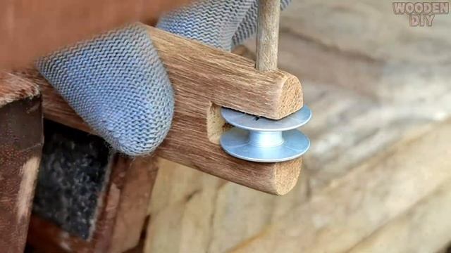 Looks like a Bow but it's a Slingshot - CHAOS - Wooden DIY смотреть онлайн