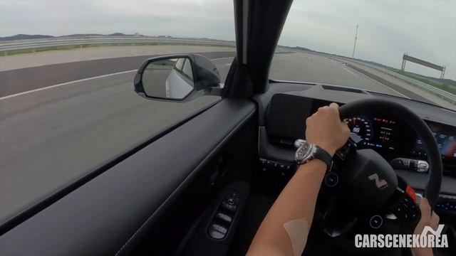 IONIQ 5 N going 265km/h straight, 232km/h on corners at oval track смотреть онлайн