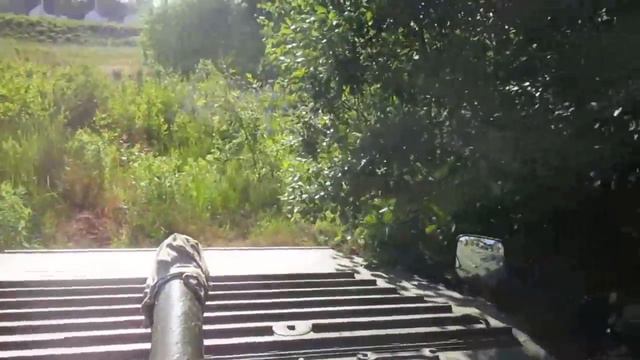 Ураганим на своей БМП-1 с друзьями по пересеченной местности Hurricane On Its BMP-1 With Friends .