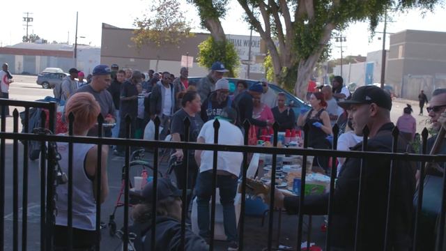 The Sidewalk Project: "Baby It's Cold Outside" Skid Row, Los Angeles смотреть онлайн