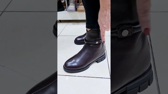 Обувь размеры 40__43 COVANI 54 т.ц Обувь Сити м.Проспект Вернадского Москва т.+79253479707 смотреть онлайн
