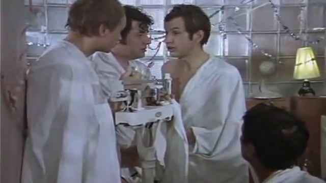 Под крылом самолета о чем то поёт смотреть онлайн