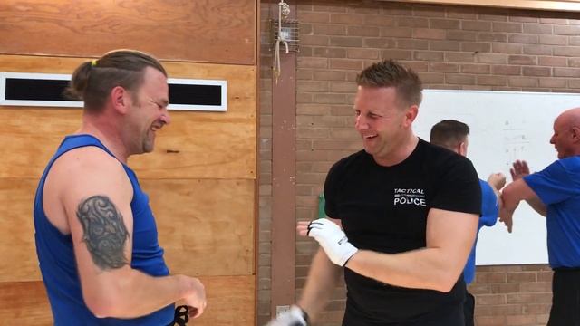 How to get lightning-fast hands смотреть онлайн