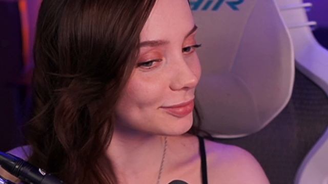 ФАСОЛЬКА ПОКАЗАЛА ГУБЫ - Fasoollka смотреть онлайн