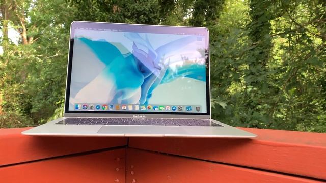Entry MacBook Air 2019 vs Entry MacBook Pro 13 Inch / In Depth Comparison + Battery Drain Test смотреть онлайн