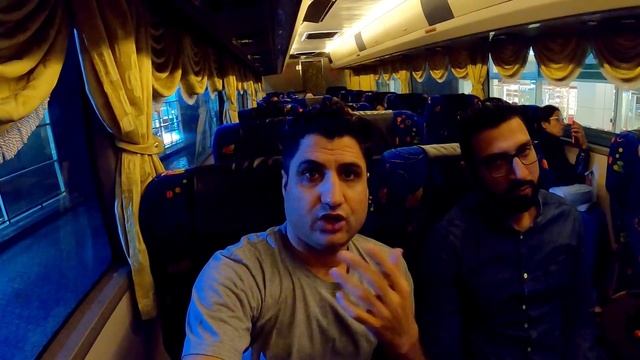 Malaysia to Singapore by Bus | Kuala Lumpur to Singapore Travel Guide смотреть онлайн