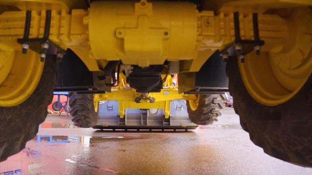 Обзор экскаватора-погрузчика Gehl GBL818S смотреть онлайн