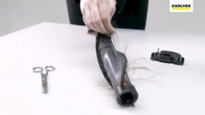 Как менять и чистить щетки на вертикальных пылесосах