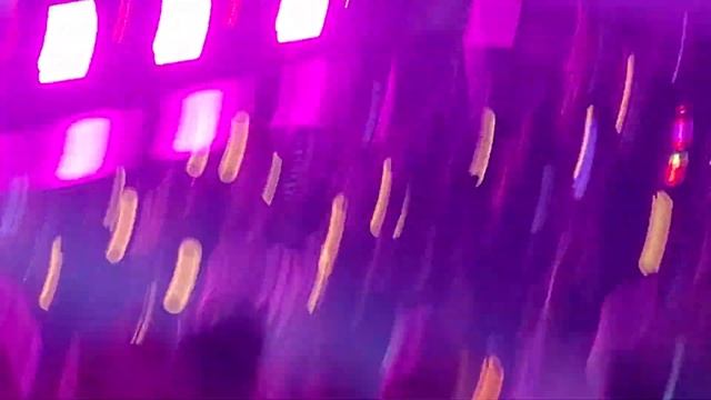 TWICE - Talk That Talk live @ Oracle Arena Day 1 (6/12/2023) - Ready To Be Tour смотреть онлайн