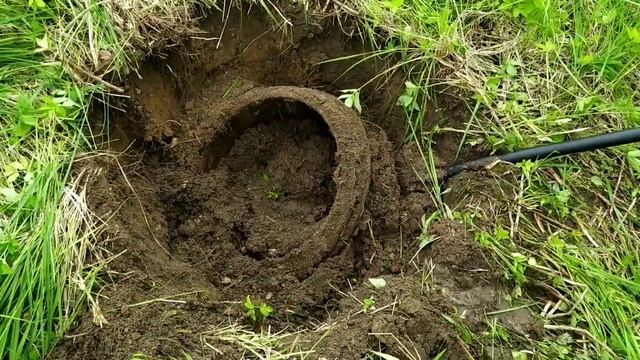 Заехал в старый песчаный карьер а после сдал металл смотреть онлайн
