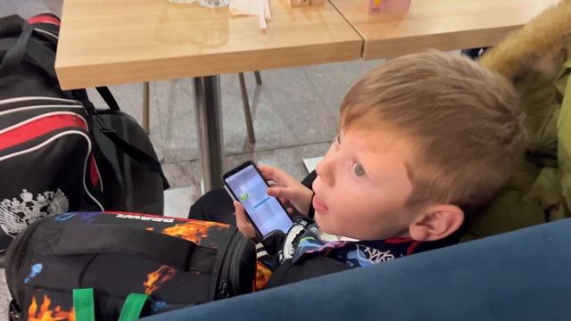 VLOG Новогодний Аэропорт ПУЛКОВО/ Снимала ВСЕ?/ Долгожданная встреча??? #семья #переезд