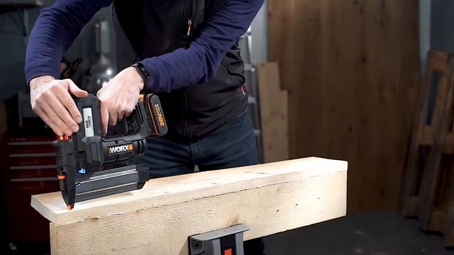 Гвозде/скобозабиватель аккумуляторный WORX WX840, 20 В смотреть онлайн