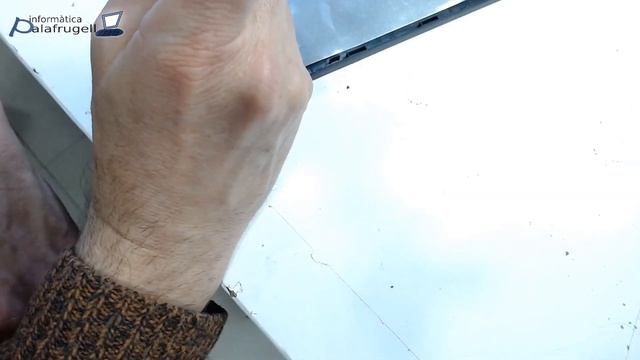REPARACIÓN BISAGRAS PORTÁTIL MSI. ESTÁ DESTROZADO! смотреть онлайн